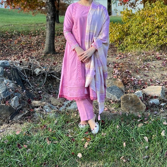 Pakistani Dress - Picture 5 of 6
